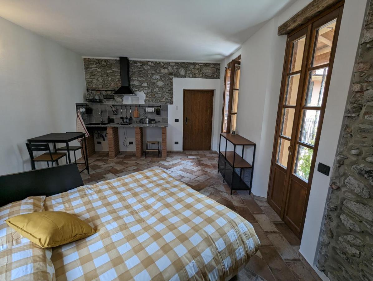 Antica Osteria Apartments Донго Екстериор снимка