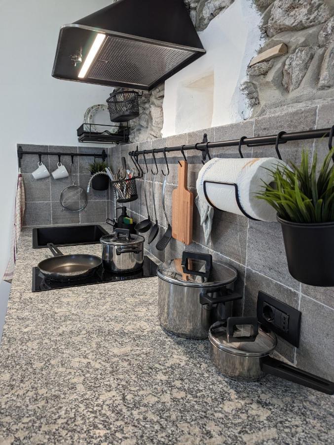 Antica Osteria Apartments Донго Екстериор снимка