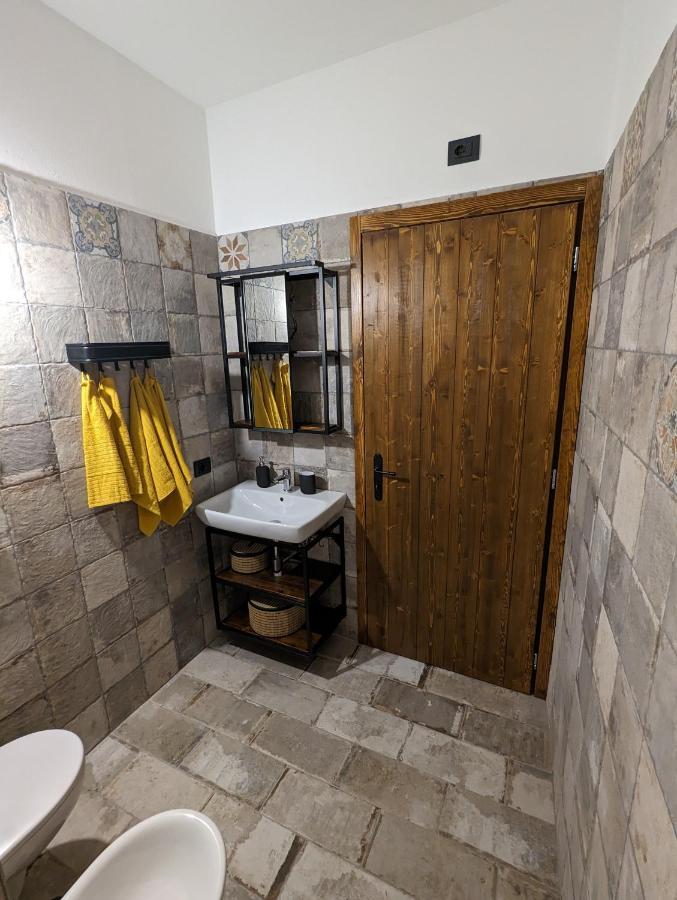 Antica Osteria Apartments Донго Екстериор снимка